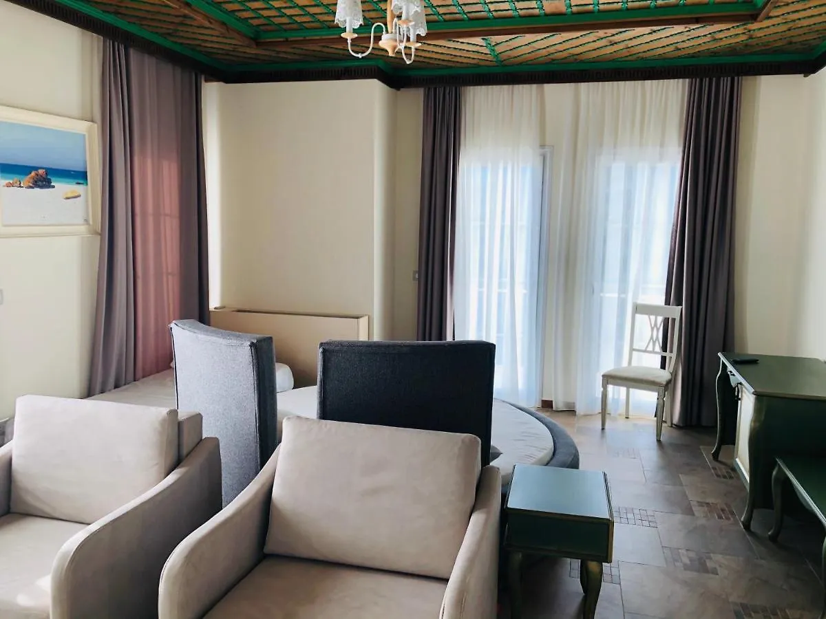 דרמי Hotel Sarajet E Pashait 2