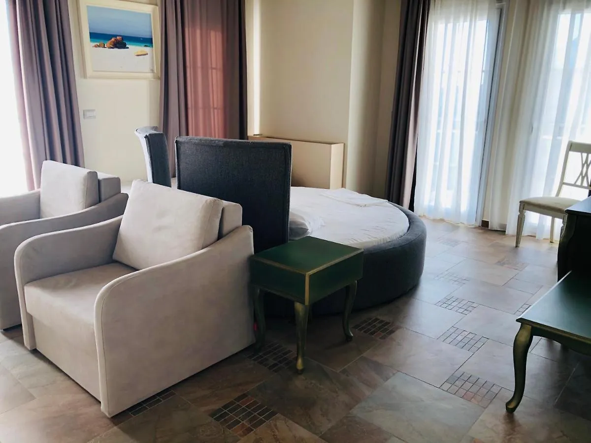 Hotel Sarajet E Pashait 2 ديرمي